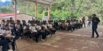 Fiscalía de Distrito Sierra Mariscal realiza pláticas de prevención en los planteles 214 y 51 del Cobach