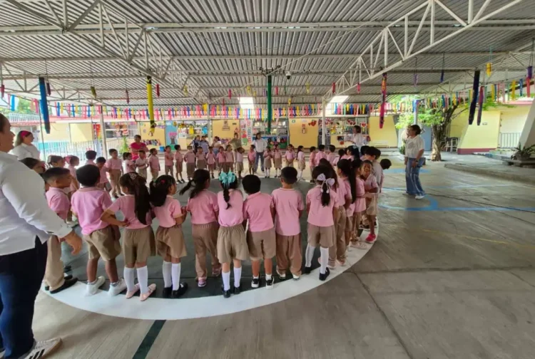 En Tuxtla Gutiérrez, FGE diserta pláticas de prevención