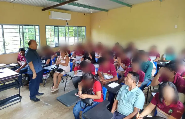 En Pichucalco, Fiscalía de Distrito Norte ofrece plática de prevención del delito