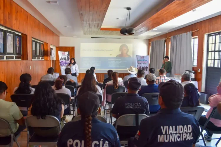 Fiscalía de Justicia Indígena capacita a servidores públicos en delito de cohabitación forzada