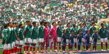 Las lágrimas de un niño: Gilberto Mora llora durante el Himno Nacional en la inauguración del Mundial