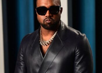 ¿De qué acusan a Kanye West? Exasistente amplía demanda en su contra