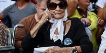 Muere Taty Almeida, histórica líder de Madres de Plaza de Mayo, a los 95 años