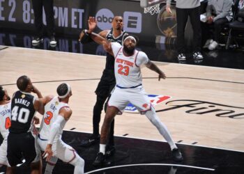 ¡La selfie más costosa de la historia! La NBA veta de por vida a aficionados tras invadir la duela