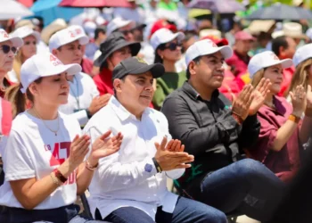 Autoridades y ciudadanía celebran mensaje nacional de rendición de cuentas, soberanía y amor a la patria