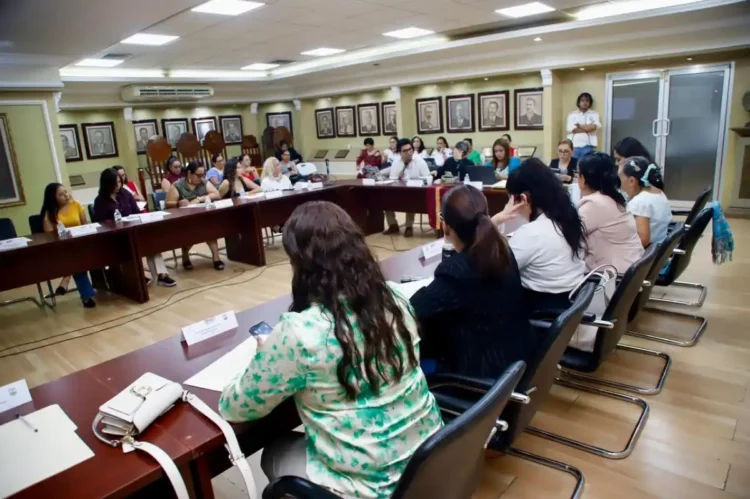 Trabajo interinstitucional a favor de la justicia y los derechos de las mujeres 