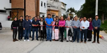 Inaugura Fabiola Ricci rehabilitación de drenaje sanitario y pavimentación 