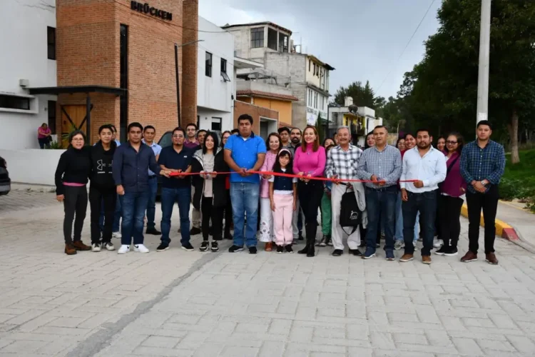 Inaugura Fabiola Ricci rehabilitación de drenaje sanitario y pavimentación 
