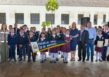 Fabiola Ricci encabeza homenaje cívico en SCLC