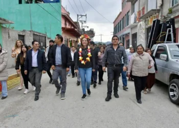 Inicia Ayuntamiento de SCLC instalación de nuevas luminarias en Linda Vista 