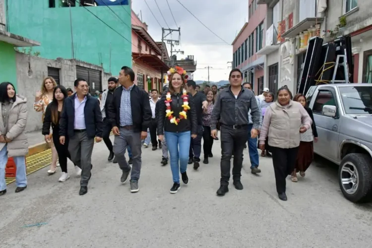 Inicia Ayuntamiento de SCLC instalación de nuevas luminarias en Linda Vista 