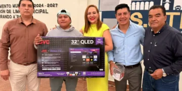 Fabiola Ricci reconoce la labor de los padres de Limpia Municipal 