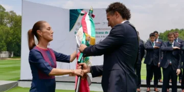 Presidenta abandera a la Selección Nacional de México que participará en la Copa Mundial de la FIFA 2026