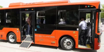 Impulsa SMyT vinculación del sector transportista con oportunidades de financiamiento para electromovilidad