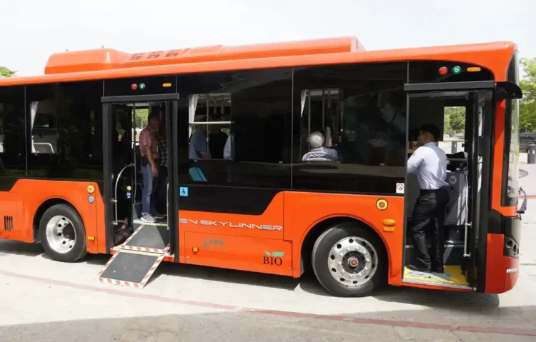 Impulsa SMyT vinculación del sector transportista con oportunidades de financiamiento para electromovilidad