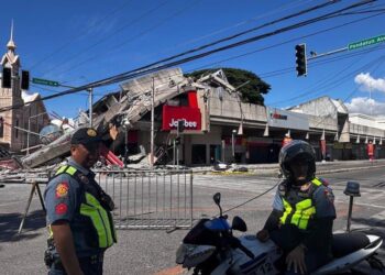 Terremoto de 7,8 deja más de 30 muertos en Filipinas