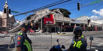 Terremoto de 7,8 deja más de 30 muertos en Filipinas