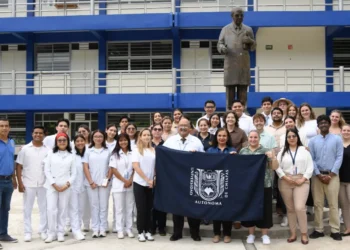 Visitan estudiantes de Estados Unidos el Campus IV de la UNACH