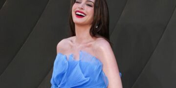 Anne Hathaway revela que tenía pocas expectativas de embarazarse a los 43 años