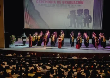 Cecytech celebra graduación de 299 jóvenes del Plantel 20 San Cristóbal