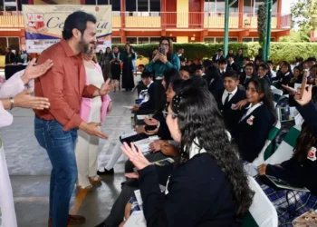 Ningún joven atrás: egresan estudiantes tsotsiles y tseltales con apoyos para continuar sus estudios