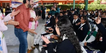 Ningún joven atrás: egresan estudiantes tsotsiles y tseltales con apoyos para continuar sus estudios