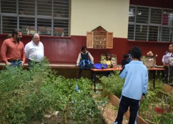 Secretario de Educación acompaña proyectos comunitarios en SCLC