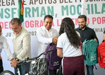 Con inversión en escuelas y apoyos a estudiantes, Eduardo Ramírez fortalece la educación en Chiapas