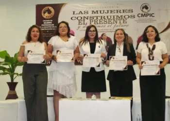 FGE participa en conversatorio “Las mujeres construimos el presente y decidimos el futuro”