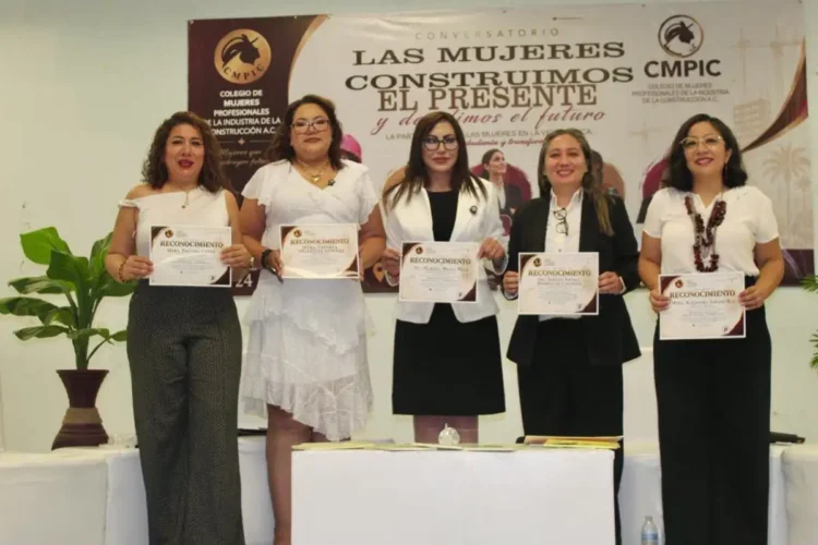 FGE participa en conversatorio “Las mujeres construimos el presente y decidimos el futuro”
