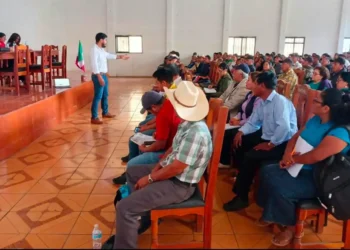 Fiscalía de Distrito Sierra Mariscal imparte pláticas de prevención del delito