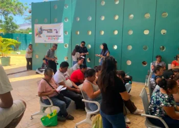 FGE realiza volanteo preventivo e informativo a derechohabientes