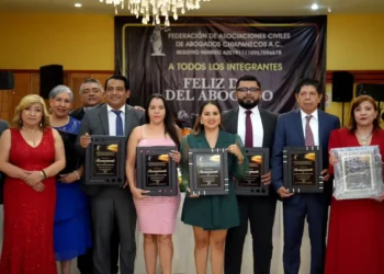 Jovani Salazar recibe el reconocimiento como “Funcionario Público del Año 2026”