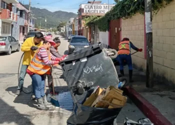 Limpia Municipal refuerza desinfección de contenedores para