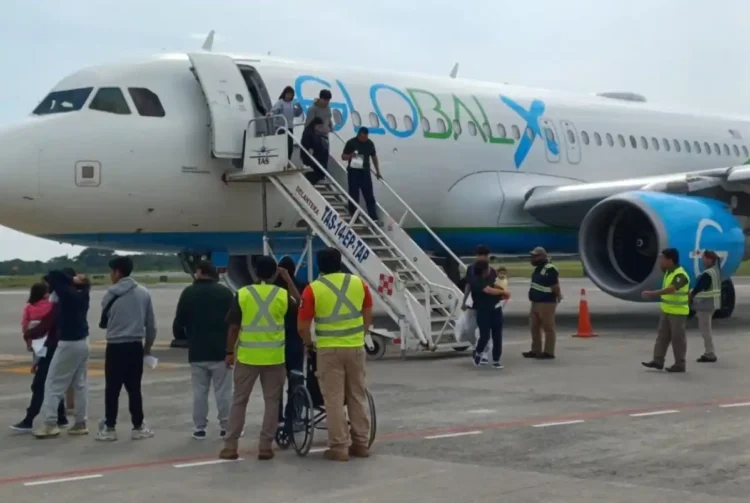 Más de 650 mexicanos fueron deportados este fin de semana en cinco vuelos desde EU a Chiapas