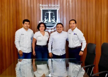Juan Carlos Moreno Guillén sostiene reunión con la alcaldesa de Mazatán