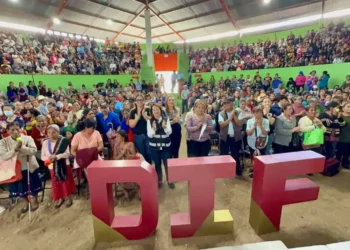 Refrenda Ayuntamiento de SCLC compromiso social con entrega de apoyos alimentarios