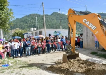 Inicia rehabilitación de drenaje y red de agua potable en la colonia 5 de Marzo