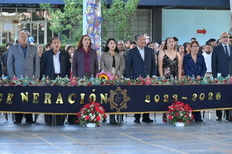 Ayuntamiento de San Cristóbal refrenda apoyo a la educación en clausura de la EST No. 80