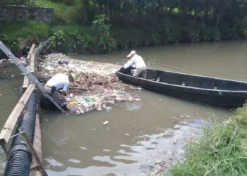 Limpian tramo del Río Amarillo para prevenir taponamientos y proteger a la población