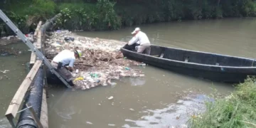 Limpian tramo del Río Amarillo para prevenir taponamientos y proteger a la población