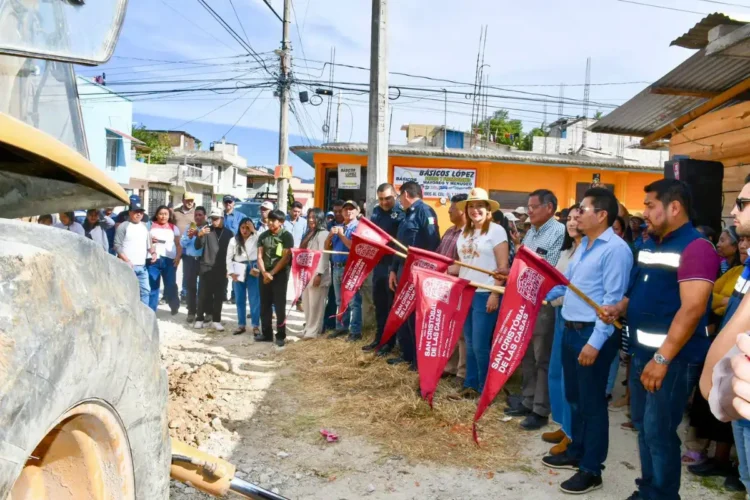 Inicia Ayuntamiento de SCLC pavimentación integral de la calle Playas de Miramar