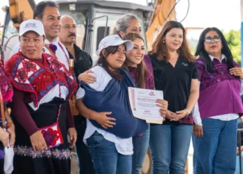 Anakaren Gómez Zuart lleva la “ERA de las mujeres” a Chalchihuitán, Aldama y Tila