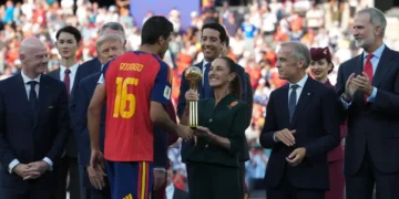 Felicita Claudia Sheinbaum a España por ganar la copa del Mundo 2026