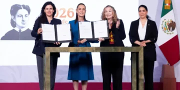 Presidenta firma y envía iniciativa de Ley General para prevenir, investigar, sancionar y reparar el daño por el delito de feminicidio