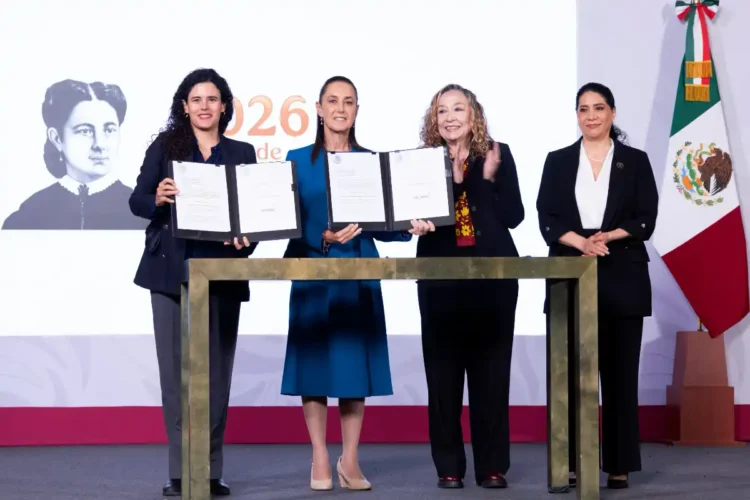 Presidenta firma y envía iniciativa de Ley General para prevenir, investigar, sancionar y reparar el daño por el delito de feminicidio