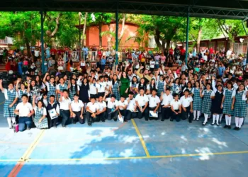 Hoy Chiapas es un estado donde niños y jóvenes pueden construir su futuro con mayor tranquilidad: Aparicio