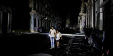 Otro apagón nacional agrava el desgaste de la red eléctrica y la vida cotidiana en Cuba