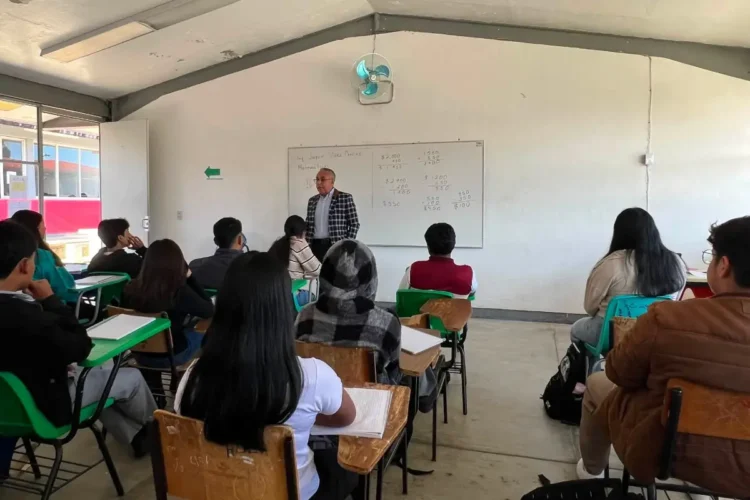 Cecytech y TBC preparan a sus estudiantes para un nuevo ciclo escolar