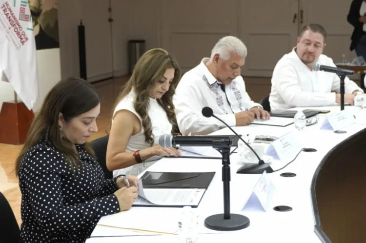 Chiapas y Tabasco firman convenio de paso de transportistas